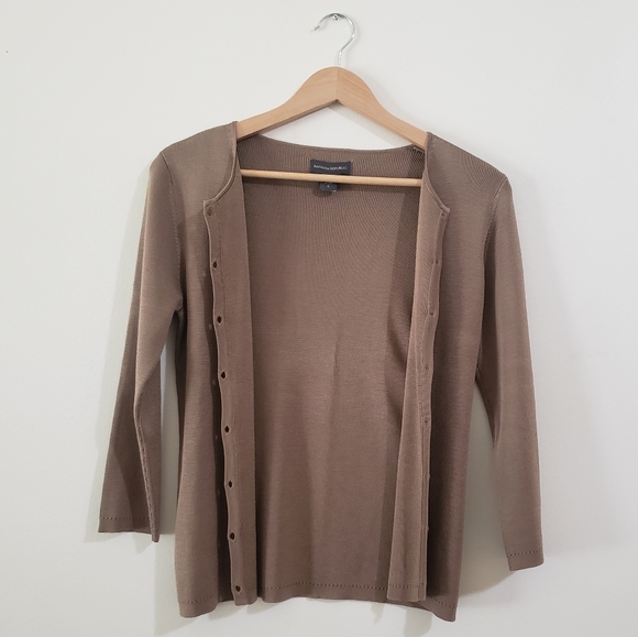 BANANA REPUBLIC 100% Silk Vest and Sweater Set - Picture 11 of 12